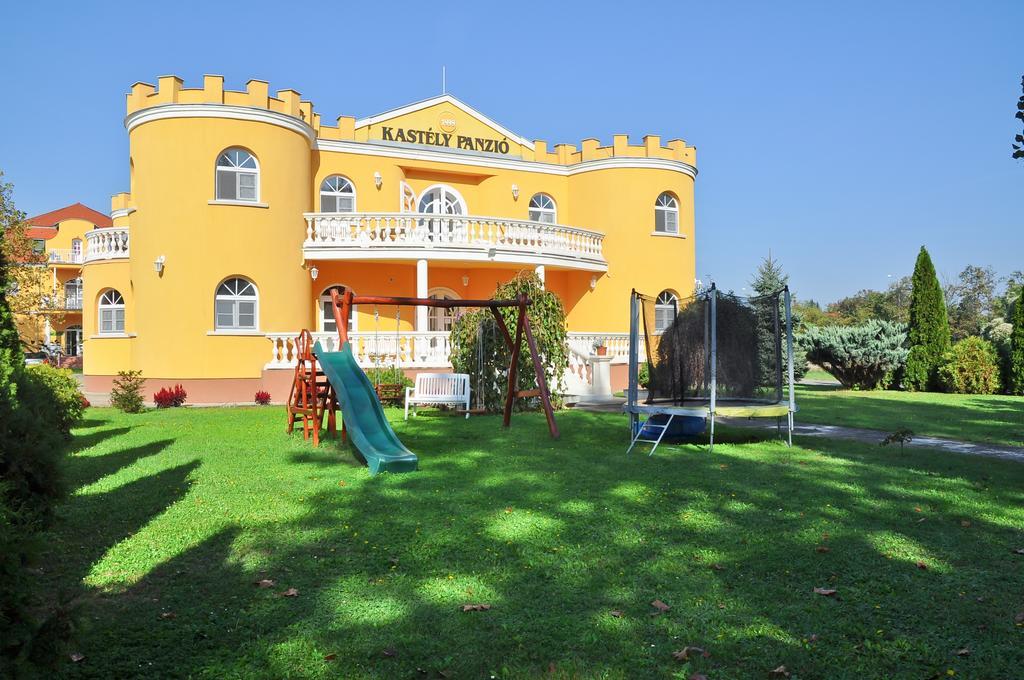 מלון Hajdúszoboszló Kastely Panzio מראה חיצוני תמונה
